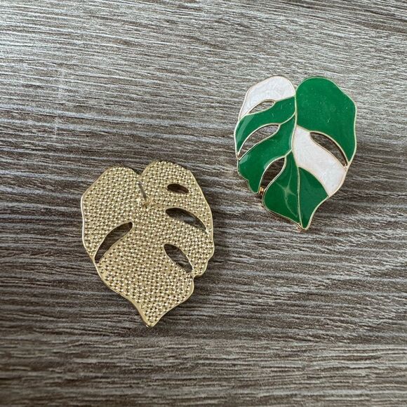 Green and White Leaf Earrings N837 - Picture 2 of 3